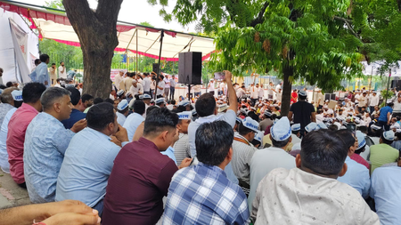 Rajasthan: Talks with Edu Min fail; Grade III teachers continue protest in Jaipur Rajasthan: Talks with Edu Min fail; Grade III teachers continue protest in Jaipur