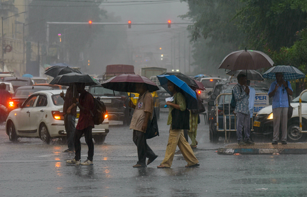 Bay system to strengthen into deep depression, heavy rain alert in South Bengal