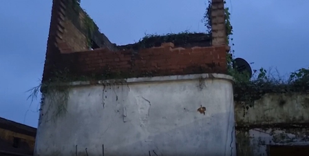 Six killed after 100-year-old house collapses in UP’s Pratapgarh amid heavy rainfall Six killed after 100-year-old house collapses in UP’s Pratapgarh amid heavy rainfall