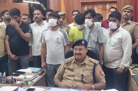 UP Police crack Rs 1.3 crore jewellery robbery; five arrested UP Police crack Rs 1.3 crore jewellery robbery; five arrested