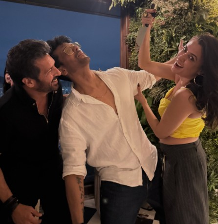 Kushal Tandon shares picture with ‘fav people’ Kabir Khan, Mini Mathur ‘killing him’ Kushal Tandon shares picture with ‘fav people’ Kabir Khan, Mini Mathur ‘killing him’