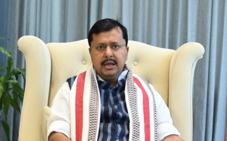 Nitin Nabin hails India’s weavers on National Handloom Day, backs ‘vocal for local’ Nitin Nabin hails India’s weavers on National Handloom Day, backs ‘vocal for local’
