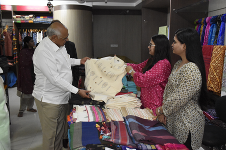 On National Handloom Day, Gujarat CM purchases handloom products to support rural artisans On National Handloom Day, Gujarat CM purchases handloom products to support rural artisans