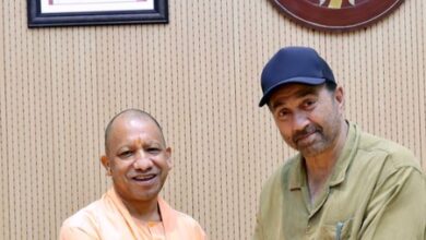 Sunny Deol meets UP CM Yogi Adityanath