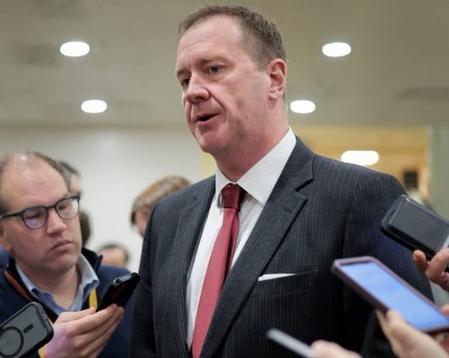 US senator targets H-1B green card pathway US senator targets H-1B green card pathway