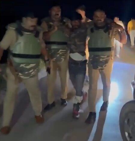 Five of power wire theft gang arrested after encounter in UP’s Bahraich Five of power wire theft gang arrested after encounter in UP’s Bahraich