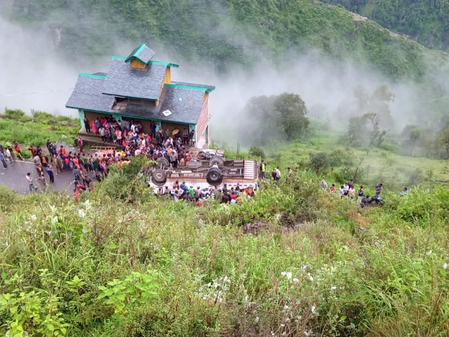 7 killed, 11 injured in Himachal accident as bus rolls into 100-feet deep gorge in Chamba 7 killed, 11 injured in Himachal accident as bus rolls into 100-feet deep gorge in Chamba