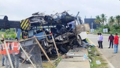 Two killed, four critical as Kerala bus overturns after hitting signboard on Bengaluru-Mysuru Expressway Two killed, four critical as Kerala bus overturns after hitting signboard on Bengaluru-Mysuru Expressway