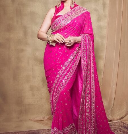 Madhuri Dixit roped in to host the Marathi version of ‘Kaun Banega Crorepati’ Madhuri Dixit roped in to host the Marathi version of ‘Kaun Banega Crorepati’