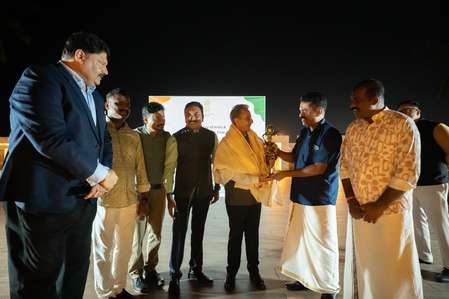 MoS Singh interacts with Indian community in Cote d’Ivoire