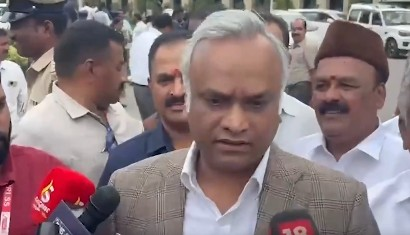 Karnataka Minister Priyank Kharge warns against vigilantism on migrants, urges people to share info with police Karnataka Minister Priyank Kharge warns against vigilantism on migrants, urges people to share info with police