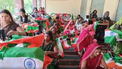 Jaunpur’s women lead flag-making drive ahead of Independence Day