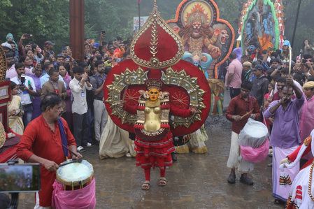 Gujarat: Over 300 artists from 8 states bring India’s folk traditions together at Saputara Monsoon Festival Gujarat: Over 300 artists from 8 states bring India’s folk traditions together at Saputara Monsoon Festival