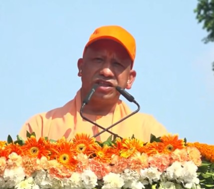 CM Yogi launches ‘Tiranga Yatra with Youth’ under Har Ghar Tiranga campaign in UP CM Yogi launches ‘Tiranga Yatra with Youth’ under Har Ghar Tiranga campaign in UP