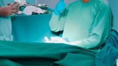 Sonu Nigam gives an impromptu performance while in surgery: Singing in the pain Sonu Nigam gives an impromptu performance while in surgery: Singing in the pain