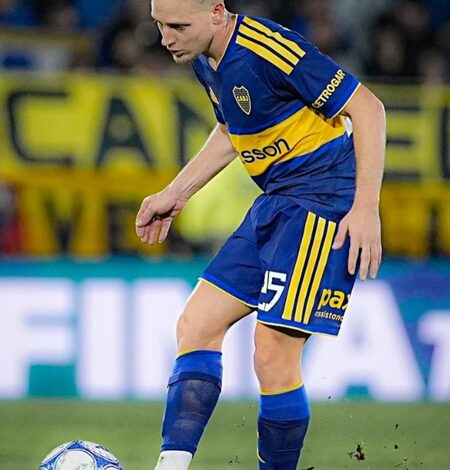Ascacibar rescues Boca Juniors in 1-1 draw with Velez Sarsfield Ascacibar rescues Boca Juniors in 1-1 draw with Velez Sarsfield