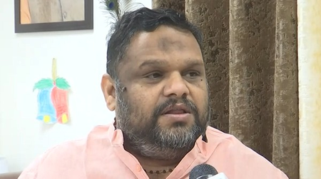 NHRC seeks report from Delhi govt on alleged overcharging by app-based cabs and autos NHRC seeks report from Delhi govt on alleged overcharging by app-based cabs and autos