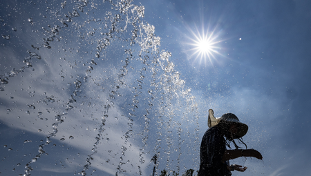 South Korean govt calls for better protection for vulnerable workers amid heat wave South Korean govt calls for better protection for vulnerable workers amid heat wave