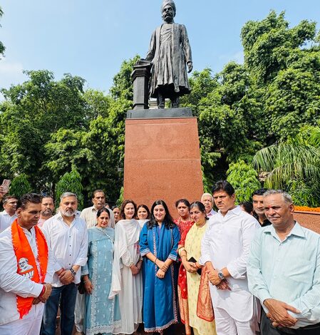 Quit India Day: MP Bansuri Swaraj, BJP leaders pay tributes to freedom fighters, martyrs Quit India Day: MP Bansuri Swaraj, BJP leaders pay tributes to freedom fighters, martyrs