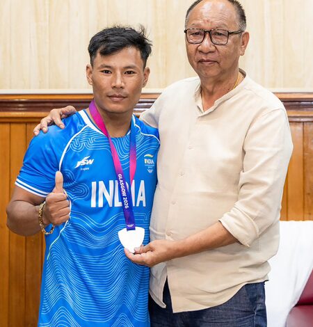 Manipur CM felicitates Commonwealth Games silver medallist Rishikanta Singh Manipur CM felicitates Commonwealth Games silver medallist Rishikanta Singh