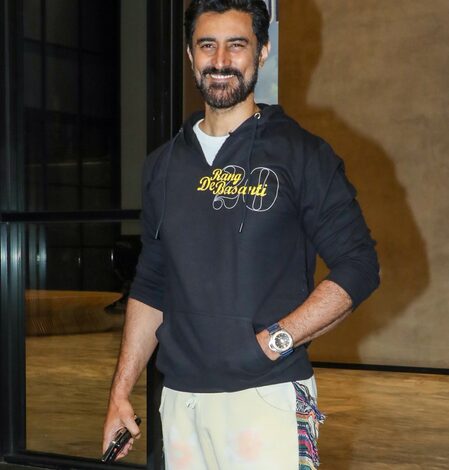 Kunal Kapoor shares why he feels ‘angrier, distracted and more cynical’ every time he gets off social media Kunal Kapoor shares why he feels ‘angrier, distracted and more cynical’ every time he gets off social media