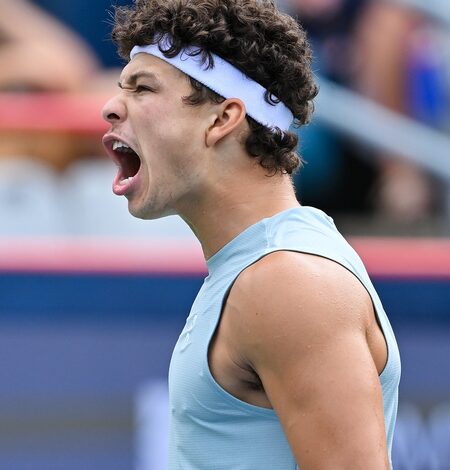 Shelton survives Fonseca test to reach Montreal QF