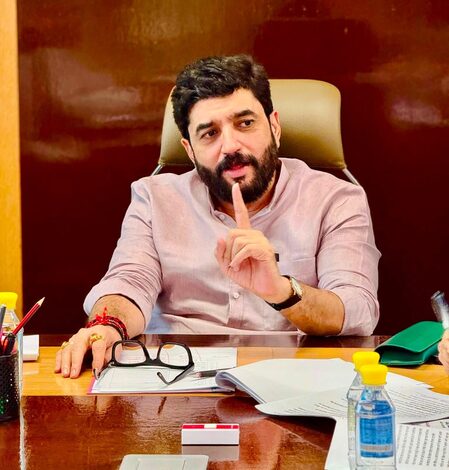 No policy bars major airport operators from owning airlines: Govt No policy bars major airport operators from owning airlines: Govt