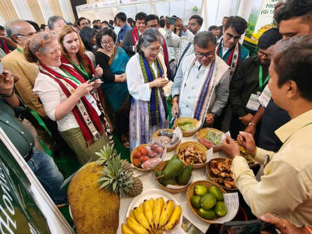 Tripura exports 1,000 kg organic honey to UAE (Lead) Tripura exports 1,000 kg organic honey to UAE (Lead)