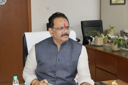 Gujarat Minister directs officials to ensure continuous follow-up of malnutrition cases Gujarat Minister directs officials to ensure continuous follow-up of malnutrition cases