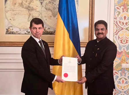Indian Ambassador presents credentials to Ukraine Minister, discuss strenghtening bilateral ties Indian Ambassador presents credentials to Ukraine Minister, discuss strenghtening bilateral ties
