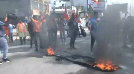 BJP calls Jharkhand Bandh to protest police action on students; party workers take to streets BJP calls Jharkhand Bandh to protest police action on students; party workers take to streets