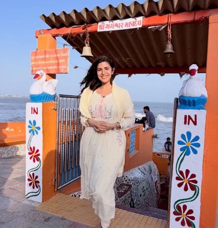 Nimrat Kaur seeks blessings at Gangeshwar Mahadev Temple in Diu on Sawan Shivratri Nimrat Kaur seeks blessings at Gangeshwar Mahadev Temple in Diu on Sawan Shivratri