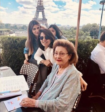 Neetu Kapoor shares rare family portrait featuring four generations of the Kapoor clan Neetu Kapoor shares rare family portrait featuring four generations of the Kapoor clan