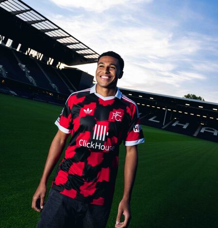 Fulham sign Shea Charles from Southampton on five-year deal Fulham sign Shea Charles from Southampton on five-year deal