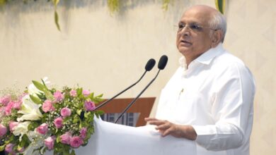 Gujarat CM directs civic bodies to track completed works alongside new projects (Lead) Gujarat CM directs civic bodies to track completed works alongside new projects (Lead)