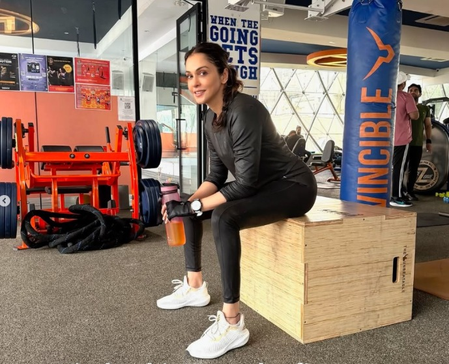 ‘Kyaa Kool Hai Hum’ actress Isha Koppikar shares why being chic isn’t about age ‘Kyaa Kool Hai Hum’ actress Isha Koppikar shares why being chic isn’t about age