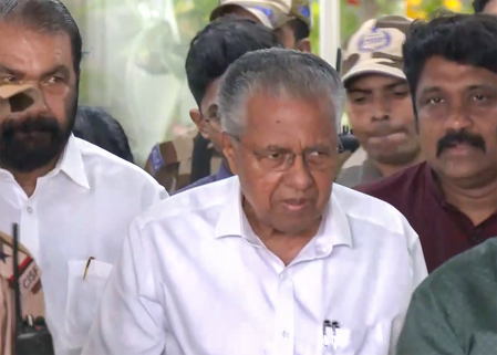 Amid Messi row, Vijayan attacks Satheesan govt on ‘mishandling’ of flood situation Amid Messi row, Vijayan attacks Satheesan govt on ‘mishandling’ of flood situation