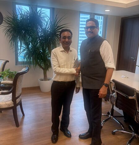 Telangana CS meets Maharashtra counterpart amid push for barrage on Godavari