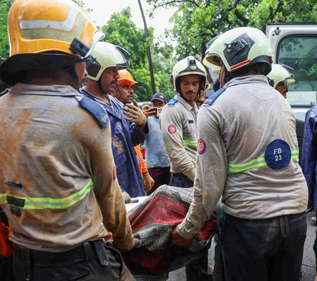 7 killed as landslide strikes residential building in Mumbai, CM Fadnavis expresses grief 7 killed as landslide strikes residential building in Mumbai, CM Fadnavis expresses grief