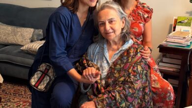 Kareena reacts as SIL Soha Ali Khan poses with MIL Sharmila Tagore Kareena reacts as SIL Soha Ali Khan poses with MIL Sharmila Tagore
