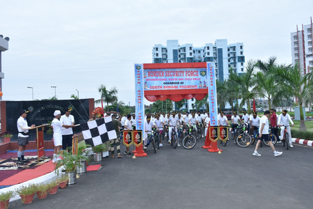 BSF cycle rally in Kolkata witnesses enthusiastic support BSF cycle rally in Kolkata witnesses enthusiastic support