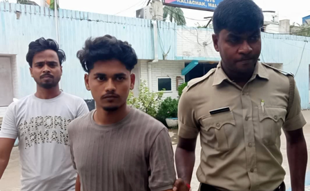Bengal: brown sugar worth Rs 4 cr seized in Malda, two arrested Bengal: brown sugar worth Rs 4 cr seized in Malda, two arrested