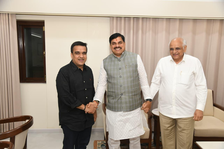 Madhya Pradesh CM meets Gujarat counterpart during investment outreach