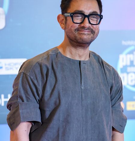 Aamir Khan recalls his first meeting with Dharmendra, says ‘his hands felt like a shovel’