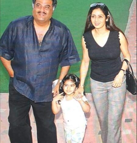 Khushi Kapoor pays tribute to late mother Sridevi on her 62nd birth anniversary Khushi Kapoor pays tribute to late mother Sridevi on her 62nd birth anniversary