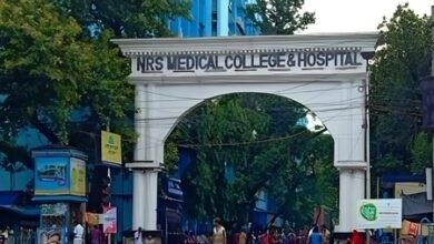 Nurse found dead mysteriously in Kolkata hospital toilet, husband seeks autopsy at another facility (lead) Nurse found dead mysteriously in Kolkata hospital toilet, husband seeks autopsy at another facility (lead)
