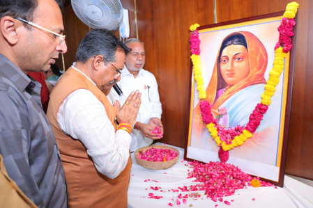 Delhi BJP chief pays tributes to Lokmata Ahilyabai Holkar Delhi BJP chief pays tributes to Lokmata Ahilyabai Holkar