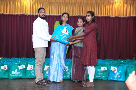 India extends assistance to hundreds of families in Sri Lanka