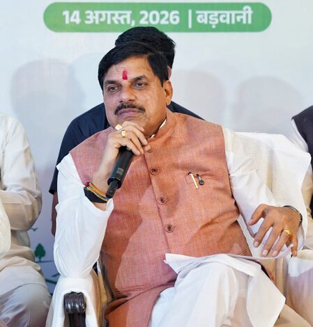 MP CM reviews healthcare services in Barwani during Jan Vishwas Abhiyan