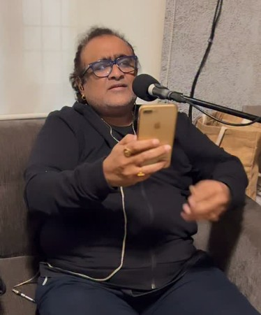 Kunal Ganjawalla recreates ‘Aap Ki Ankhon’, calls Kishore Kumar, Lata Mangeshkar his ‘favourite duos’ Kunal Ganjawalla recreates ‘Aap Ki Ankhon’, calls Kishore Kumar, Lata Mangeshkar his ‘favourite duos’